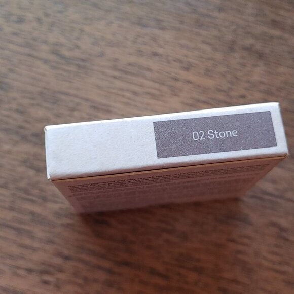 NUDE BY NATURE Natural Illusion Pressed Eyeshadow 02 STONE BNIP 3g/0.11oz. - Picture 3 of 6